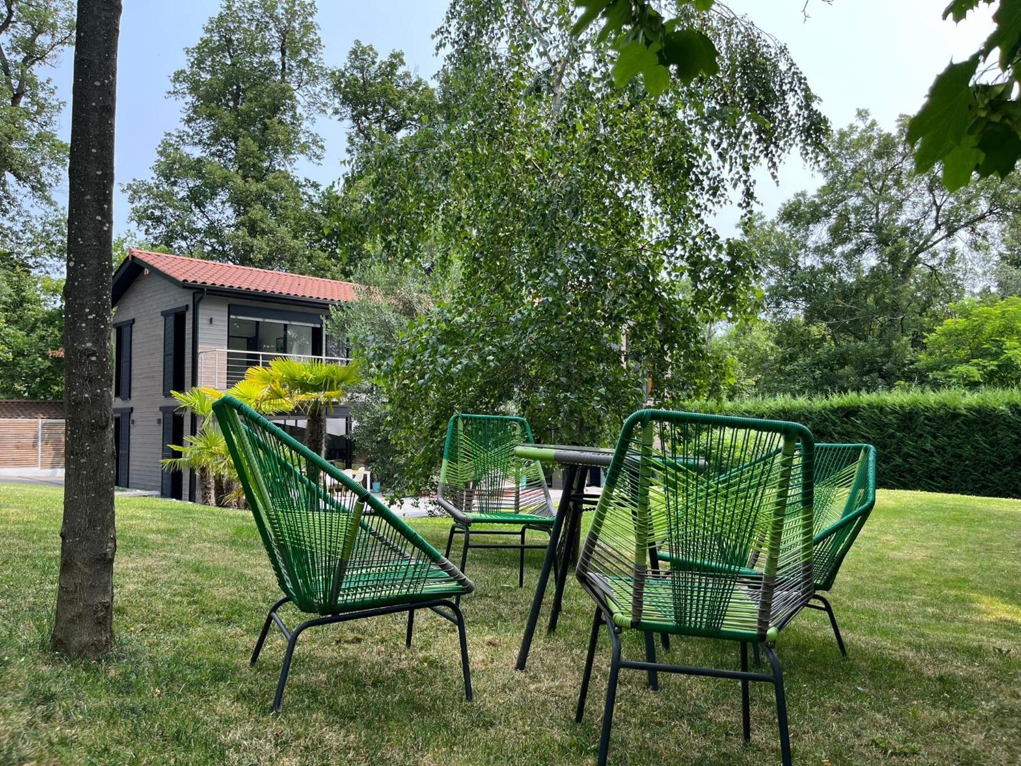 Villa Piscine A Proximite De Lyon Chaponost Exterior foto